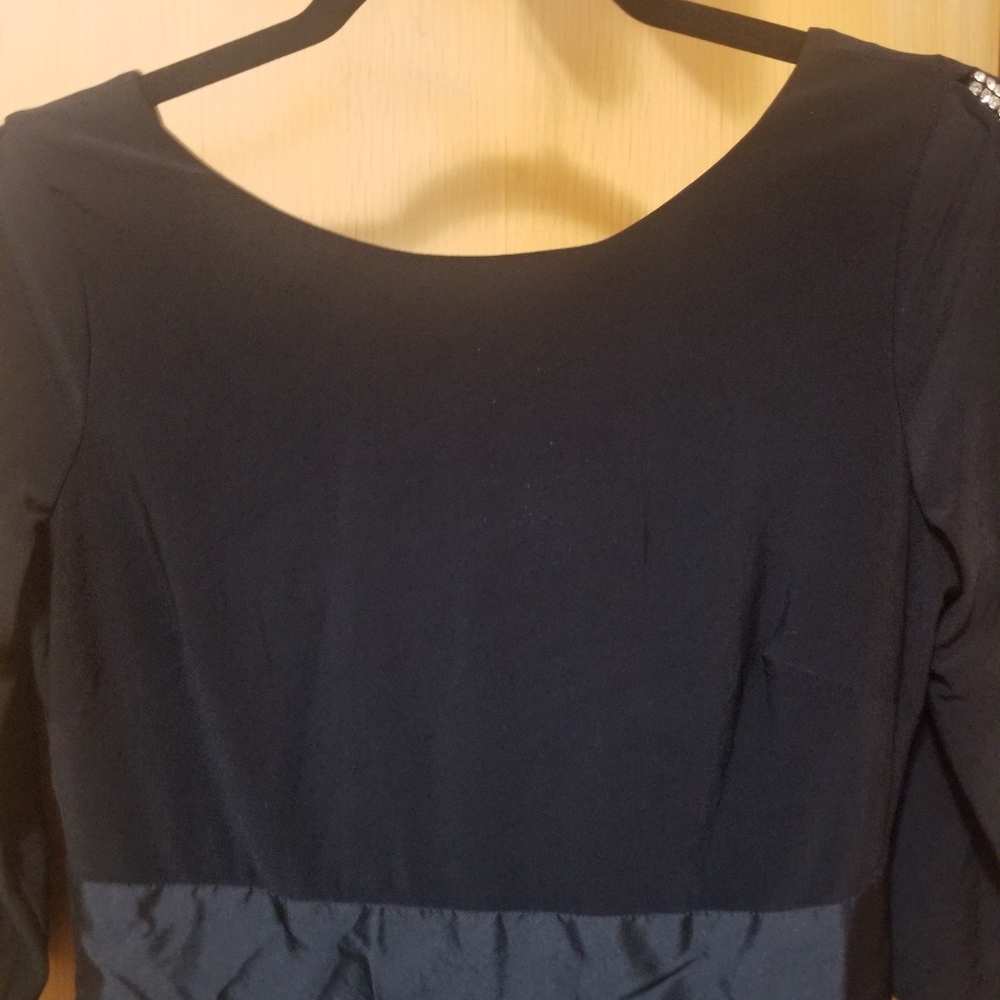 Dress - Picture 5 of 7